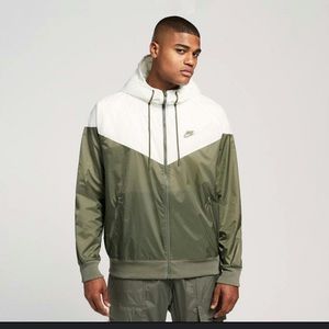 Nike Windrunner jacket men’s size medium